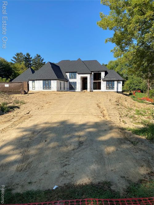 3370 Bloomcrest Dr, Bloomfield Hills, MI, 48304-2515 | Card Image