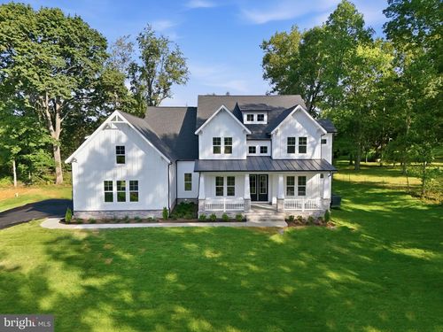 18871 Woodburn Rd, LEESBURG, VA, 20175-9033 | Card Image