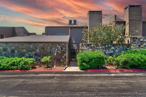 59-6000 N Pennsylvania Ave, Oklahoma City, OK, 73112-7338 | Card Image