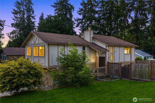 11503 Bartlett Ave Ne, Seattle, WA, 98125-5867 | Card Image