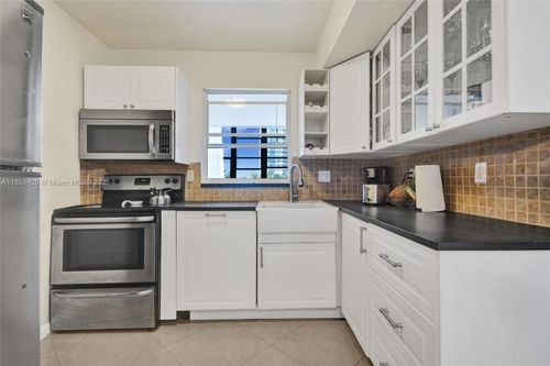 apt-305-2017 S Ocean Dr, Hallandale Beach, FL, 33009-6626 | Card Image
