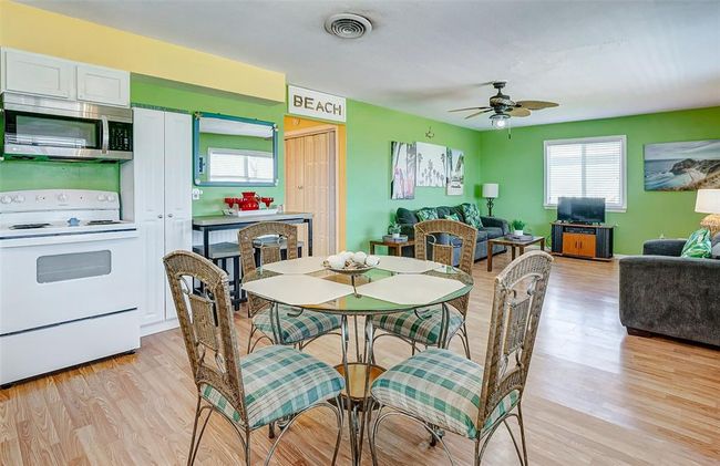 203 Carlton Ave, House other with 2 bedrooms, 2 bathrooms and null parking in Surfside Beach TX | Image 5