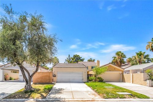 2985 Bel Air Dr, Las Vegas, NV, 89109-1585 | Card Image