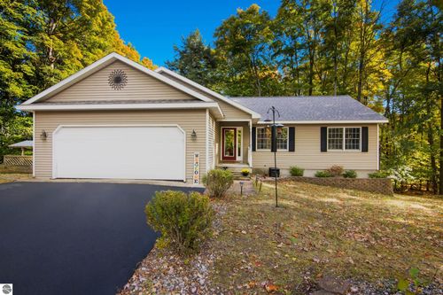 197 Black Ridge Court, Traverse City, MI, 49696 | Card Image