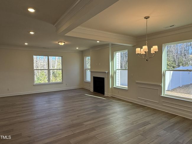 living room | Image 5