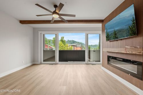 unit-10-215 Circle Dr, Gatlinburg, TN, 37738-3418 | Card Image