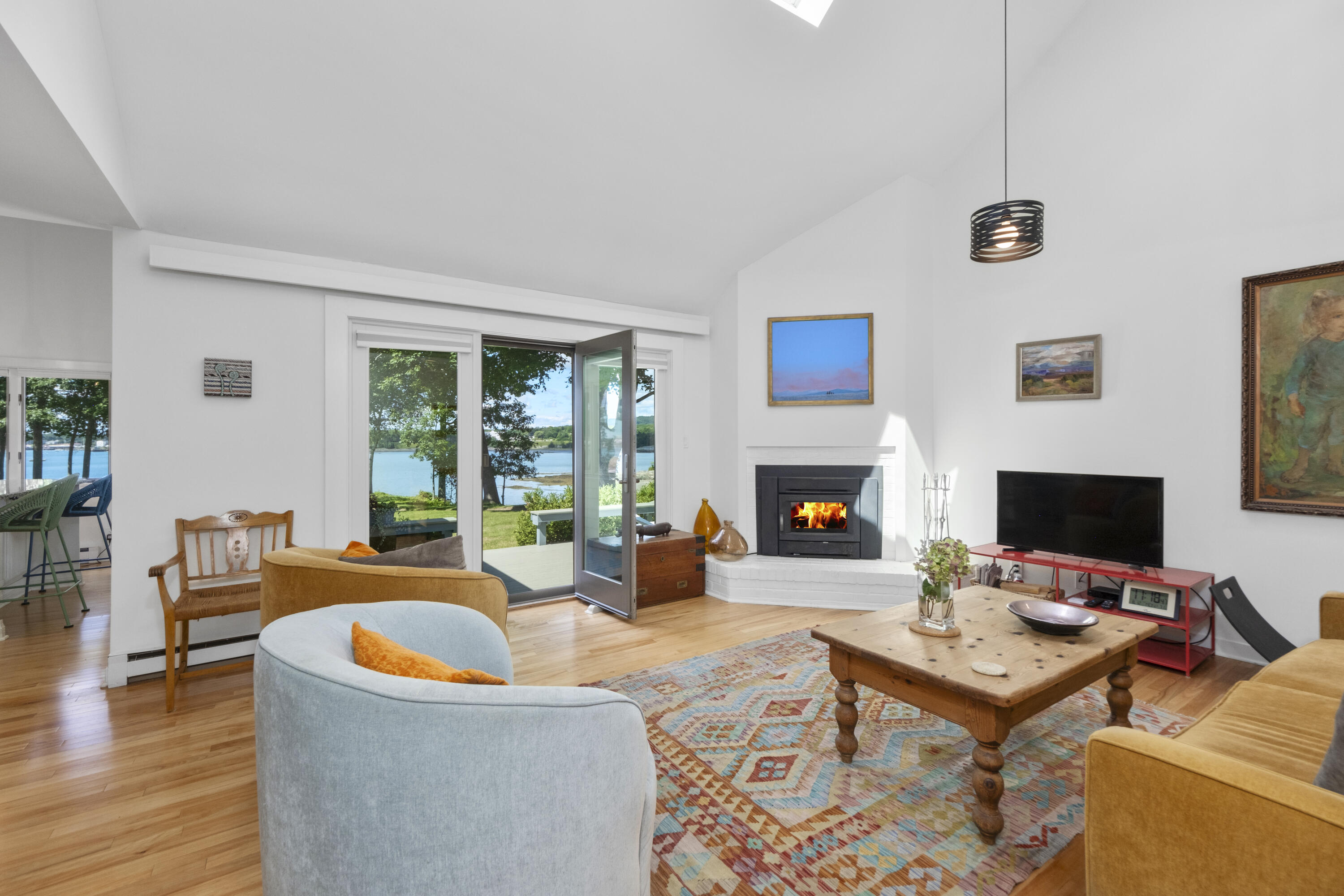 Jameson Point Rd, Rockland, ME 04841