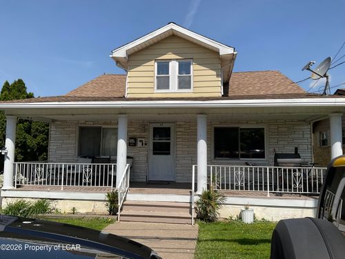69 Warner St, Plains, PA, 18705-1129 | Card Image