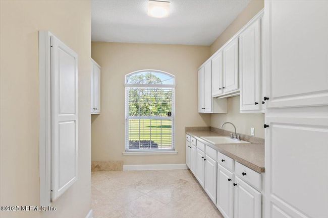 Laundry Room | Image 19