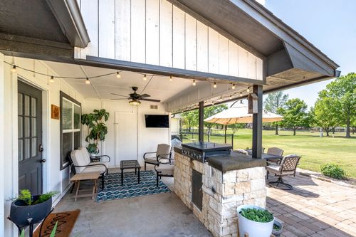211 Cayuga Trl, Lake Kiowa, TX, 76240-9545 | Card Image