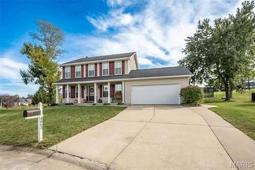 4863 Greenburg Dr, Saint Peters, MO, 63304-7555 | Card Image