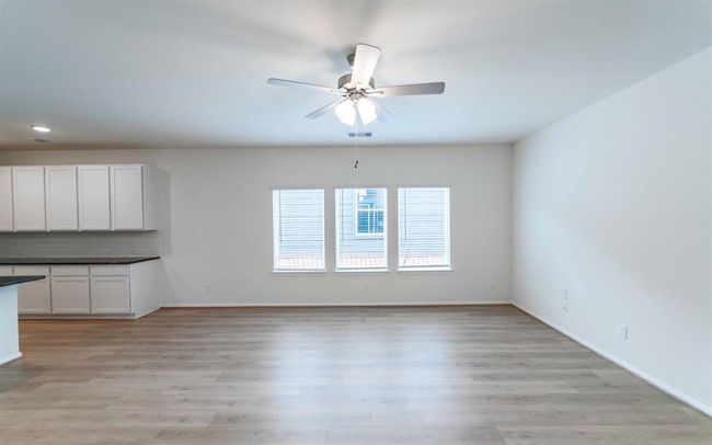 25035 Apricot Ct, House other with 3 bedrooms, 2 bathrooms and 2 parking in Montgomery TX | Image 4