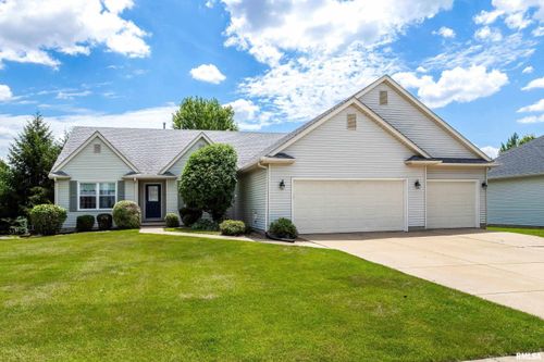 4649 E 49th Ct, Davenport, IA, 52807-3812 | Card Image