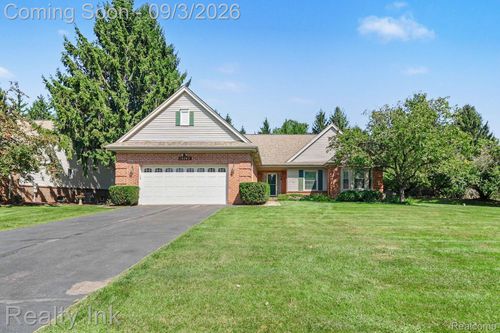 10745 Eagle Ravine Dr, Brighton, MI, 48114-9096 | Card Image