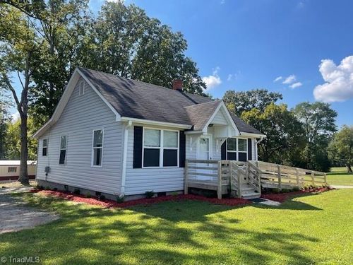 3843 S Nc Highway 150, Lexington, NC, 27295-6068 | Card Image