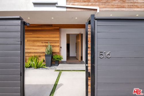 516 Vernon Ave, Venice, CA, 90291-2608 | Card Image