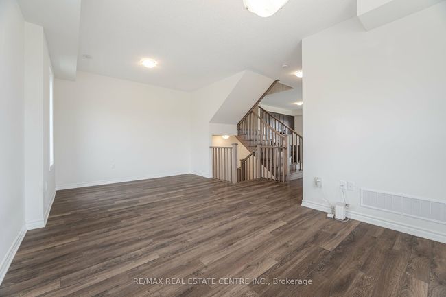 3370 Promenade Thunderbird, House attached with 4 bedrooms, 4 bathrooms and 1 parking in Pickering ON | Image 7