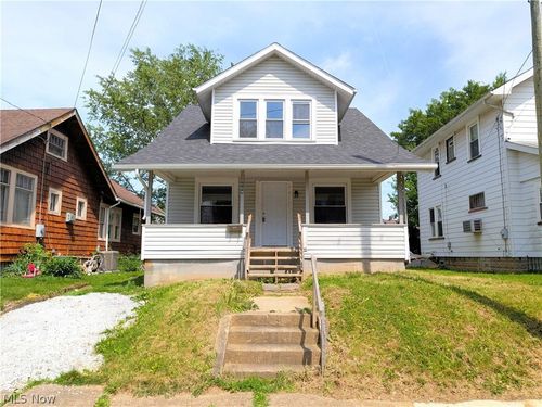 864 10th St Ne, Massillon, OH, 44646-4594 | Card Image