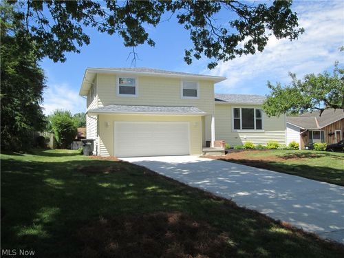 2887 Nancy Cir, Brunswick, OH, 44212-1450 | Card Image