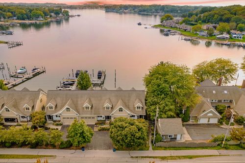 6-17533 N Fruitport Rd, Spring Lake, MI, 49456-1879 | Card Image