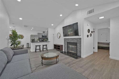 12221 Little Fatima Ln, Austin, TX, 78753-7073 | Card Image