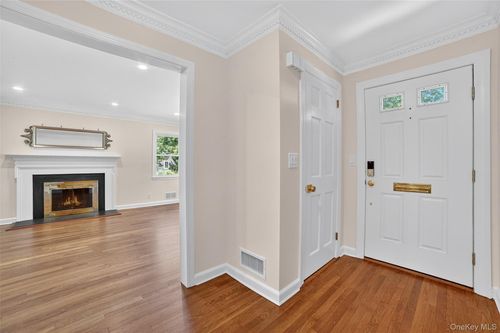 34 Lincoln Rd, Scarsdale, NY, 10583-7248 | Card Image