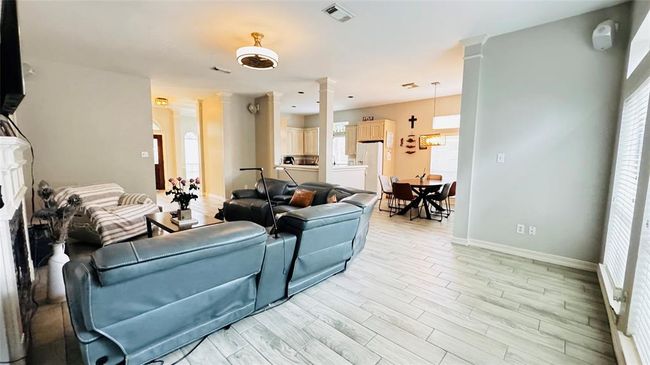 3615 Huggins Way St, House other with 4 bedrooms, 2 bathrooms and 2 parking in Pearland TX | Image 6
