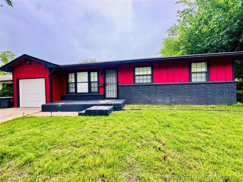 5519 N Garrison Pl, Tulsa, OK, 74126-2676 | Card Image