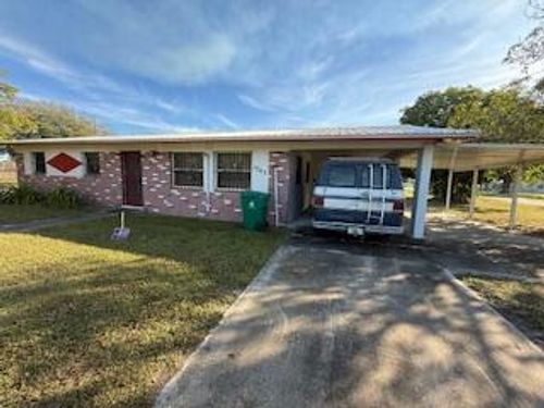 1063 Louisiana Ave, Clewiston, FL, 33440-5558 | Card Image