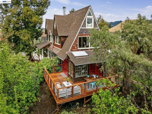 731 60th Street, Oakland, CA, 94609 | Card Image