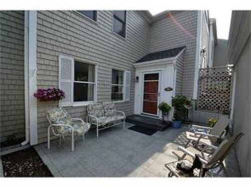 417 North Ln, Bristol, RI, 02809-1545 | Card Image