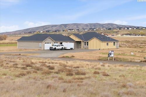 10535 S 674 Pr Se, Benton City, WA, 99320-5359 | Card Image