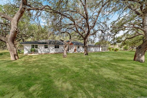 109 Live Oak Dr, Pleasanton, TX, 78064-1513 | Card Image