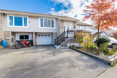 86 Primrose Cres, House attached with 4 bedrooms, 3 bathrooms and 4 parking in Brampton ON | Image 2