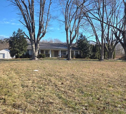 2210 Woodburn Hay Rd, Hopkinsville, KY, 42240-9039 | Card Image