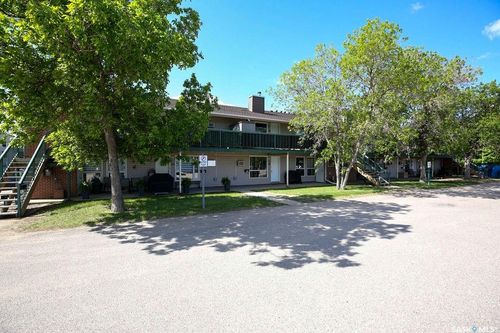 208 Gore Pl, Regina, SK, S4T7S4 | Card Image