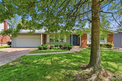 416 Scottfield Terrace, Ballwin, MO, 63011 | Card Image