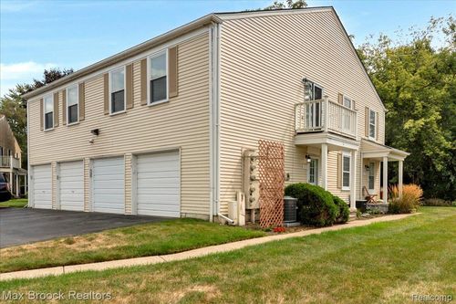 273 Inlet Ct, Walled Lake, MI, 48390-3634 | Card Image