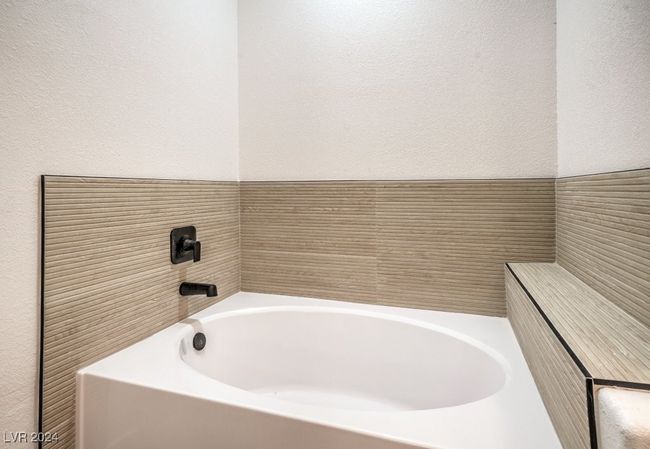 UNIT-101 - 1900 Summer Pine Ct, Townhouse with 3 bedrooms, 3 bathrooms and null parking in Las Vegas NV | Image 13