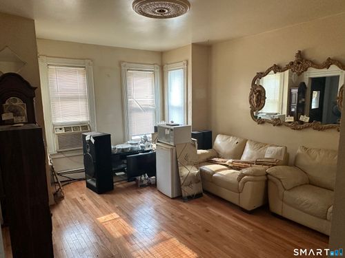 23 Shelter St, New Haven, CT, 06513-3534 | Card Image