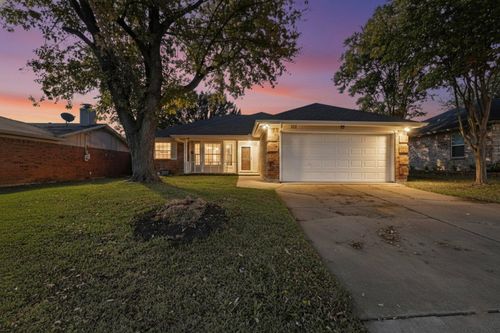 932 Freestone Dr, Arlington, TX, 76017-5917 | Card Image