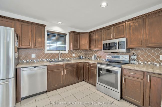 4738 Shadetree Crt, House other with 5 bedrooms, 3 bathrooms and 4 parking in Windsor ON | Image 13