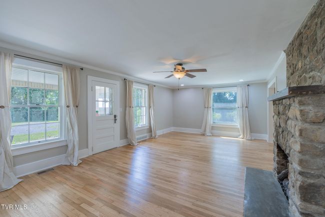 31232 Hollyfield Rd, House other with 3 bedrooms, 3 bathrooms and null parking in Damascus VA | Image 9