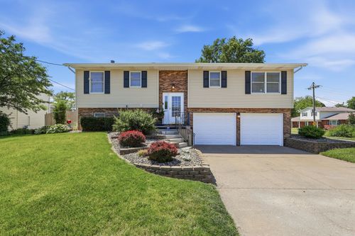 625 W Valley Dr, Eldridge, IA, 52748-1562 | Card Image