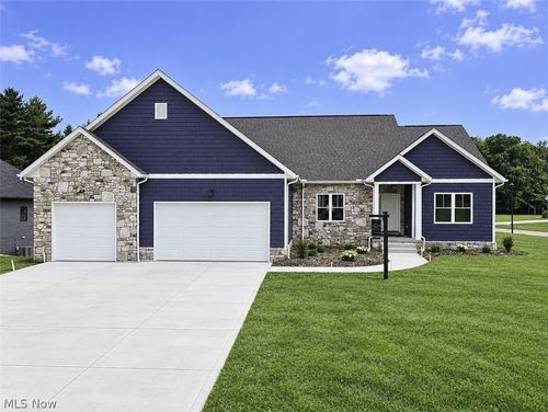 2066 W Market St, Orrville, OH, 44667-1300 | Card Image