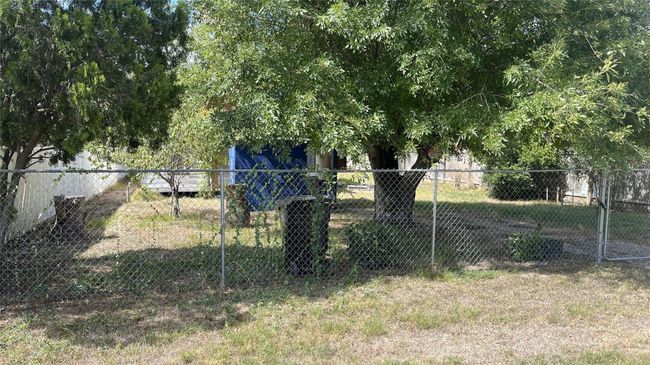 2005 W Abilene Dr, House other with 2 bedrooms, 1 bathrooms and null parking in Weslaco TX | Image 7