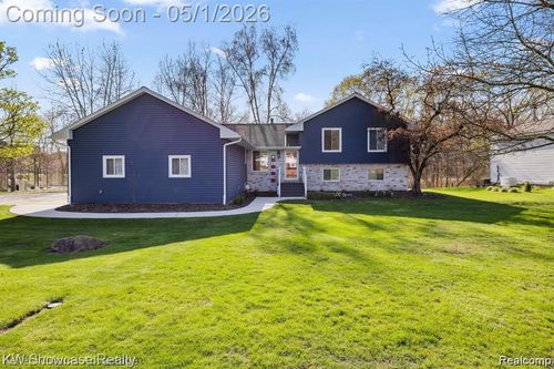 543 Woodland Dr, South Lyon, MI, 48178-1165 | Card Image