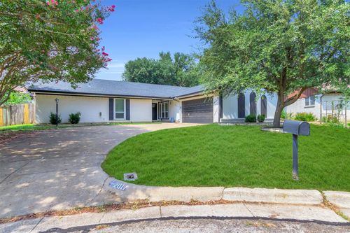 2017 Garden Oaks Dr, Arlington, TX, 76012-2222 | Card Image