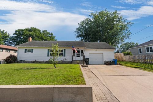 214 W Haertel St, Portage, WI, 53901-1306 | Card Image