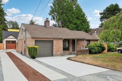 10714 39th Avenue Ne, House other with 3 bedrooms, 1 bathrooms and 1 parking in Seattle WA | Image 2